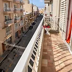 아파트 Stylish 2-bedroom In Scenic