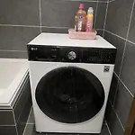 Stylish 2-bedroom In Scenic 아파트 마르사실로크