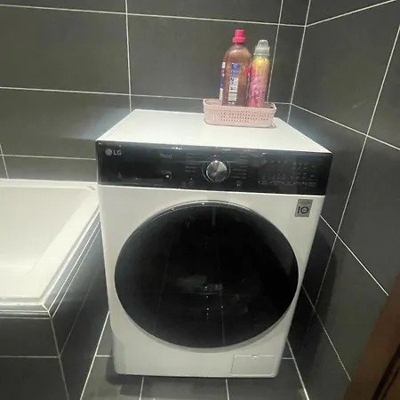 Apartment Stylish 2-bedroom In Scenic