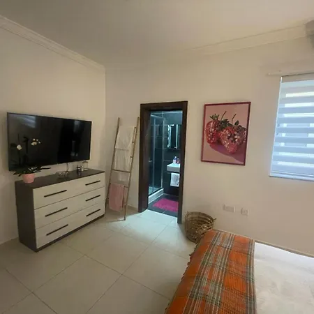 Daire Stylish 2-bedroom In Scenic *