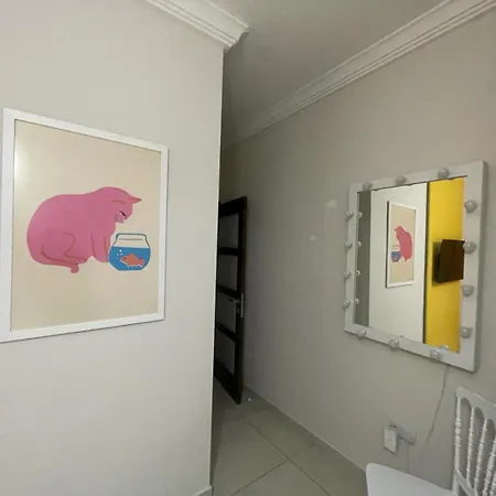 Stylish 2-bedroom In Scenic Апартаменты