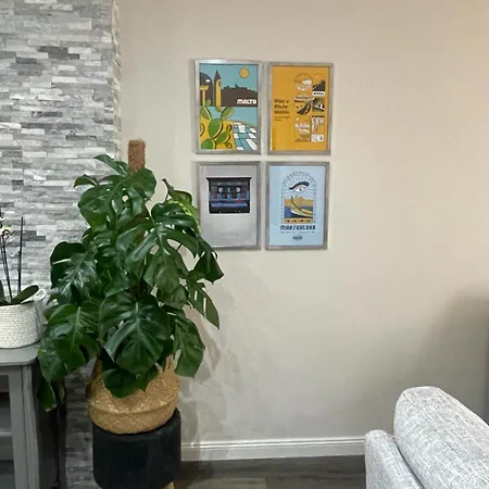Stylish 2-bedroom In Scenic Apartment Marsaxlokk