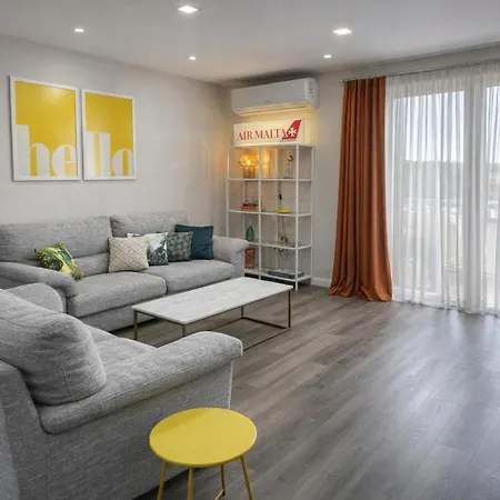 Stylish 2-bedroom In Scenic Apartamento *
