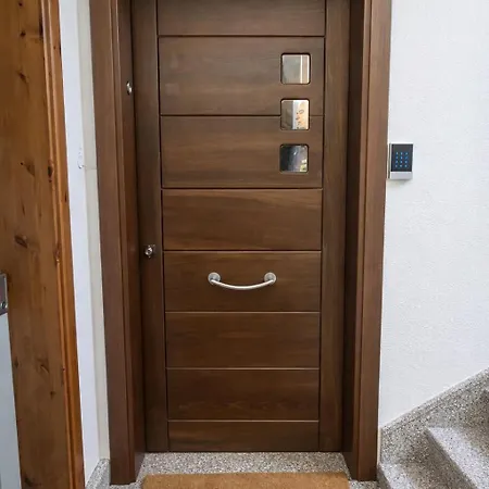 Stylish 2-bedroom In Scenic