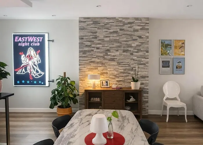 Stylish 2-bedroom In Scenic